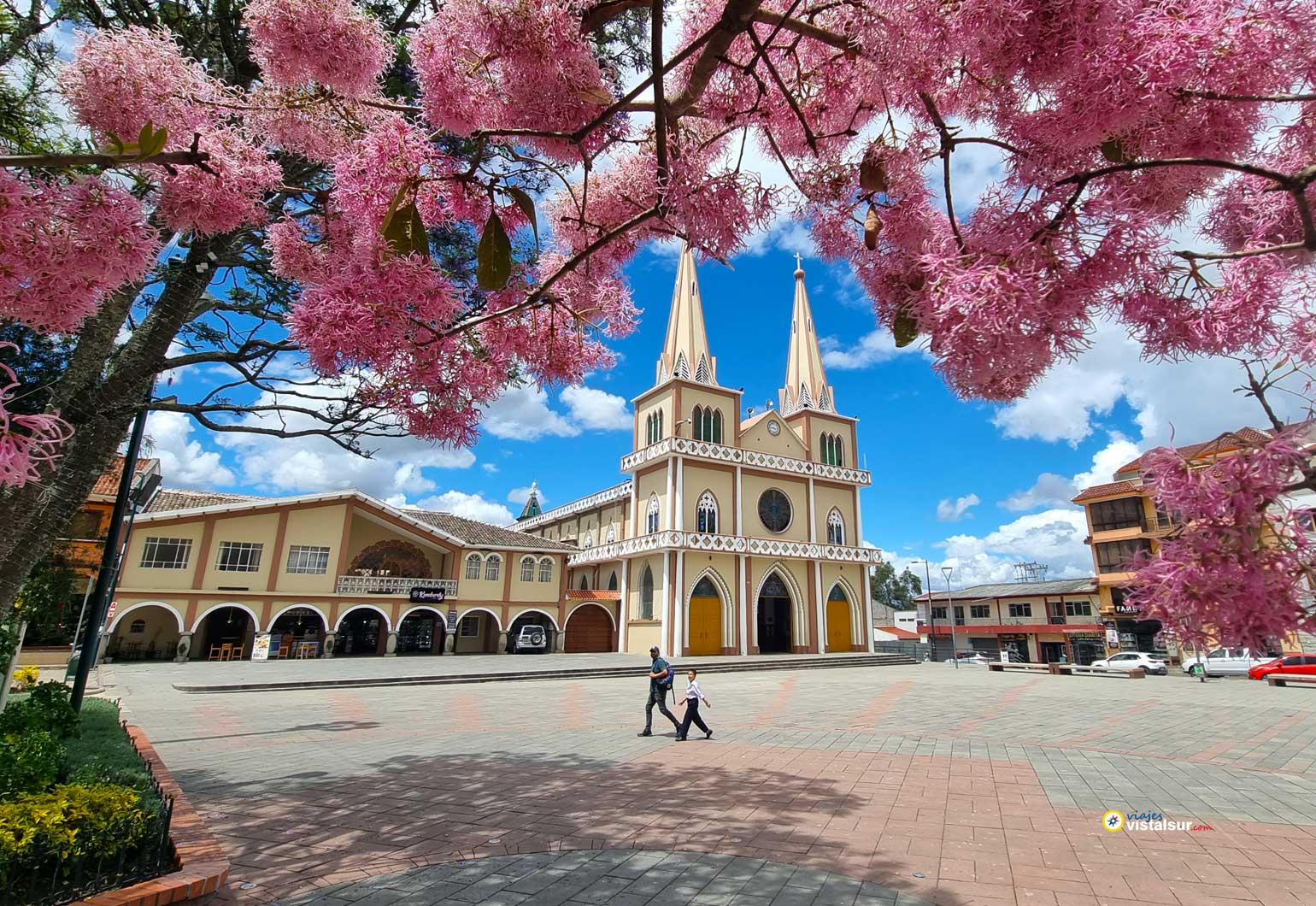 CUENCA – CHOCOLATERÍA DOS CHORRERAS – GUALACEO – CHORDELEG - FULL DAY COMPRAS